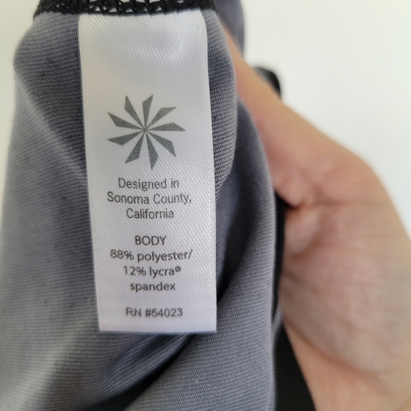 Athleta Stripe Chaturanga Black and Gray Crop Legging Size XS - Picture 9 of 10